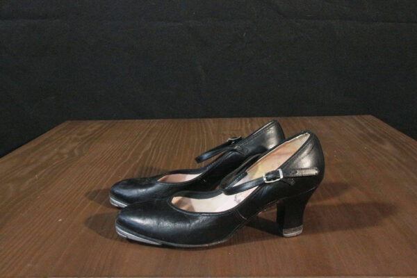 Capezio Adult 2.5" Heel Character Shoe, Black Leather