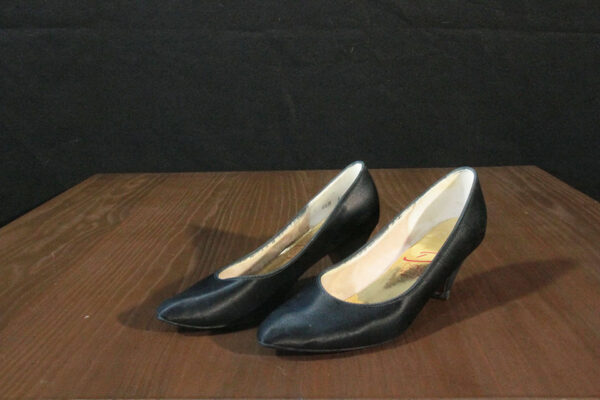 Dolce by Pierre Size 6.5M Heels, Navy - Image 2