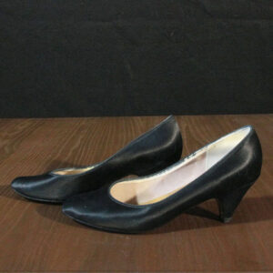 Dolce by Pierre Size 6.5M Heels, Navy