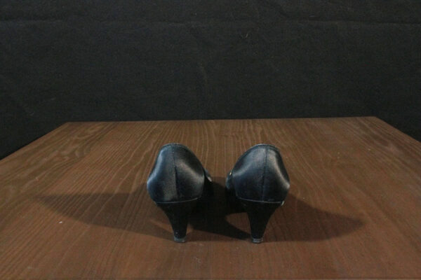 Dolce by Pierre Size 6.5M Heels, Navy - Image 4