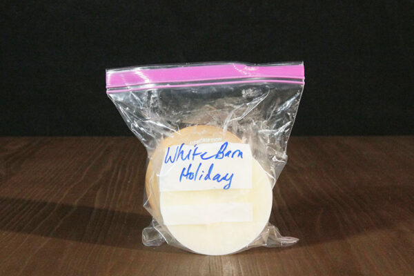 14.5 oz White Barn Holiday